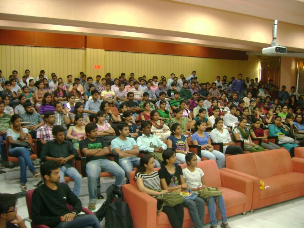 Students anxiously listening to the session at IET DAVV, Indore.